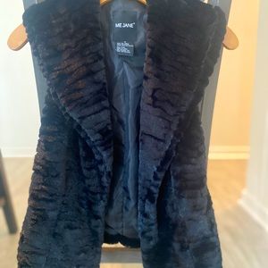 Black fur vest/ never worn